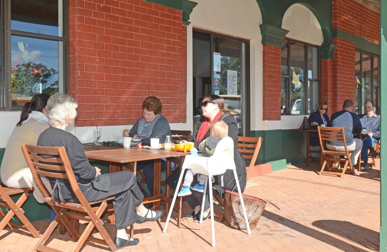 The Wickepin Hotel And Harvest Cafe 约克 外观 照片